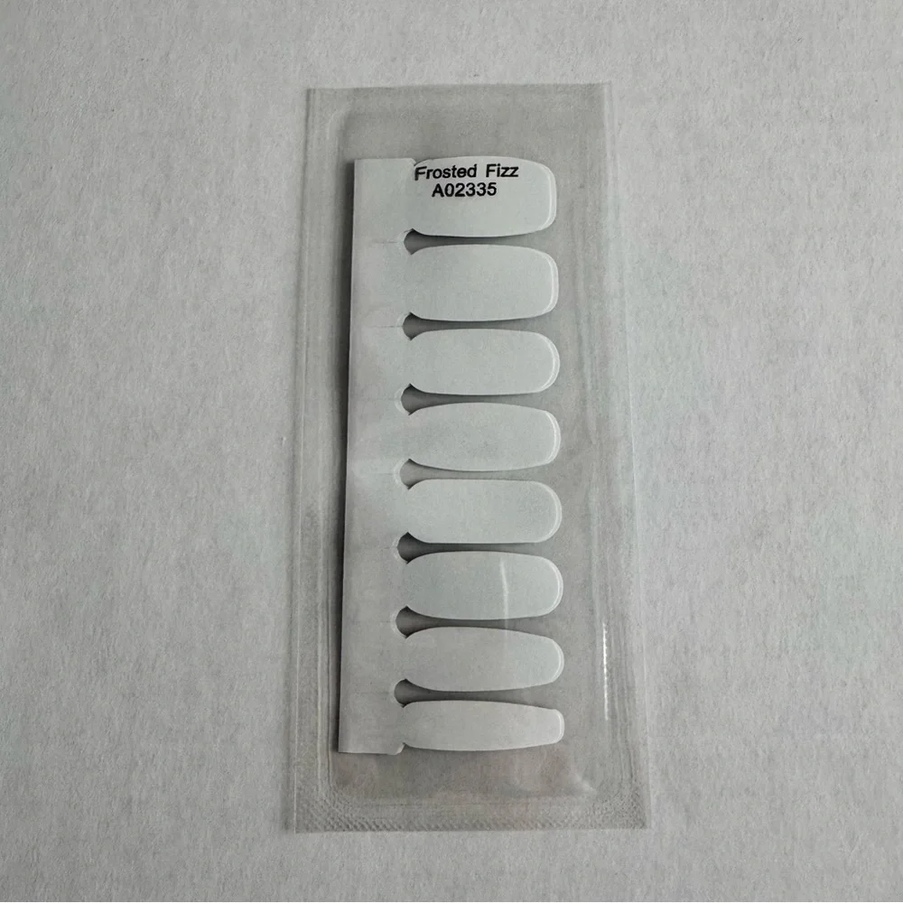 *Exclusive* Color Street: Frosted Fizz | Blue Ombre Glitter Winter Holiday Party - Picture 6 of 12